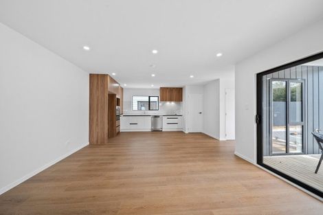 Photo of property in 2/9 Wilson Place, Papakura, 2110