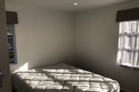 Photo of property in 39 Paynters Avenue, Strandon, New Plymouth, 4312