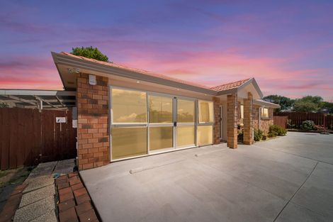 Photo of property in 11 Naylors Drive, Mangere, Auckland, 2022