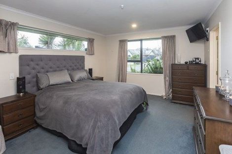 Photo of property in 58 Hewitts Road, Woodend, 7610