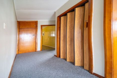 Photo of property in 24 Brassey Street, Waverley, 4510