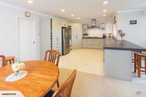 Photo of property in 2/3 Caldbeck Rise, Northpark, Auckland, 2013