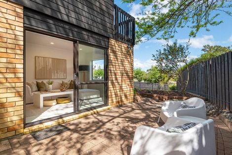 Photo of property in 24 Rosemary Avenue, Forrest Hill, Auckland, 0620