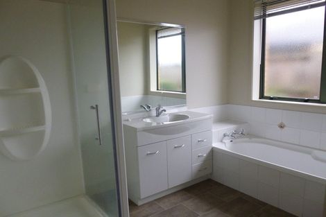 Photo of property in 14 Gresham Place, Rototuna North, Hamilton, 3210