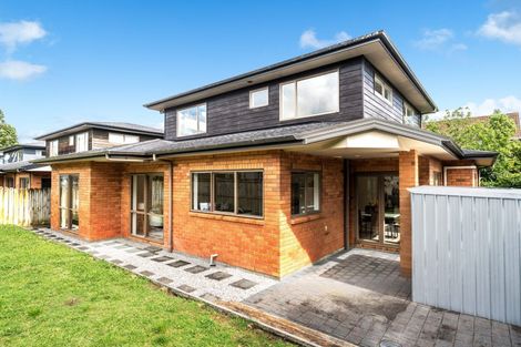 Photo of property in 16h Lincoln Road, Henderson, Auckland, 0610