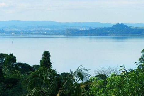 Photo of property in 46 Wood Bay Road, Titirangi, Auckland, 0604