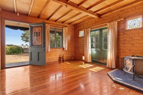 Photo of property in 27 Ferry Road, Martinborough, 5711