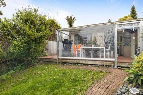 Photo of property in 38 Normanton Street, Glenfield, Auckland, 0629