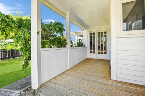 Photo of property in 9 Seddon Street, Dannevirke, 4930