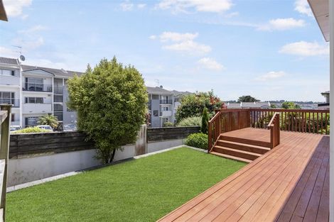 Photo of property in 97 Medallion Drive, Oteha, Auckland, 0632