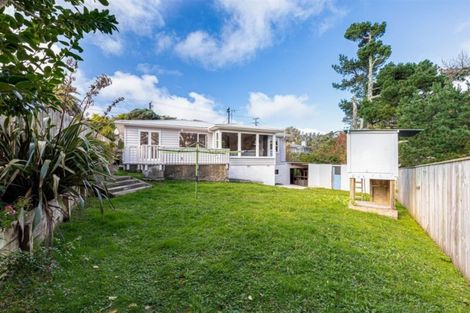 Photo of property in 15 Cunliffe Street, Johnsonville, Wellington, 6037