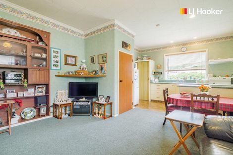 Photo of property in 4 West Avenue, Saint Clair, Dunedin, 9012