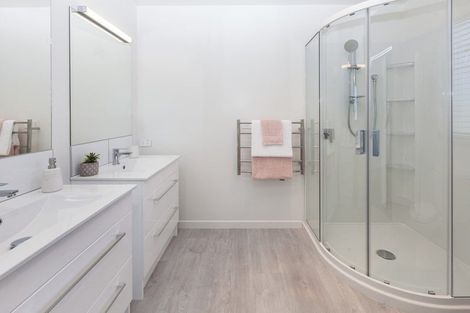 Photo of property in 5 Kingsbridge West, Burwood, Christchurch, 8083