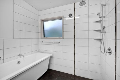 Photo of property in 12 Leatham Avenue, Strandon, New Plymouth, 4312