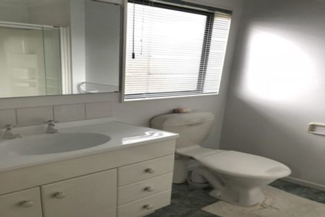 Photo of property in 33a Schnapper Rock Road, Greenhithe, Auckland, 0632