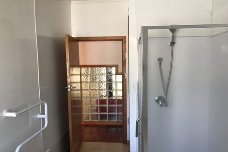 Photo of property in 21 Oteha Valley Road, Northcross, Auckland, 0632