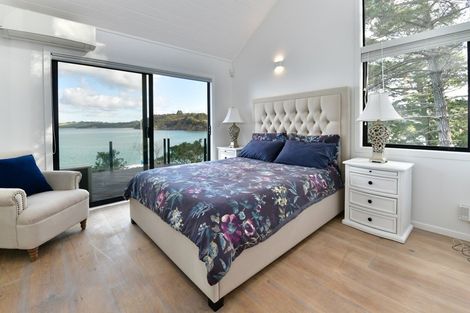 Photo of property in 254 Wade River Road, Wade Heads, Whangaparaoa, 0932