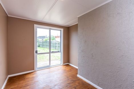 Photo of property in 25 Matahourua Crescent, Cannons Creek, Porirua, 5024