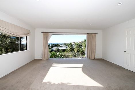 Photo of property in 45 Roberta Crescent, Orewa, 0931