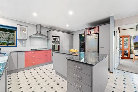 Photo of property in 100 Becroft Drive, Forrest Hill, Auckland, 0620