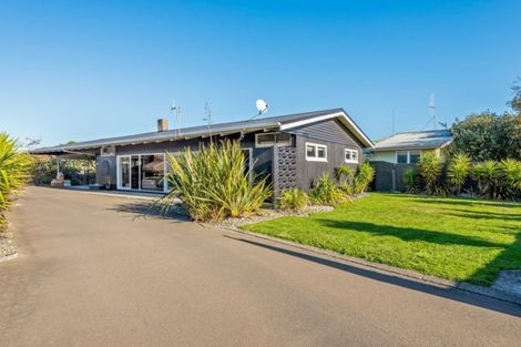 Photo of property in 38 Kelvin Grove Road, Kelvin Grove, Palmerston North, 4414