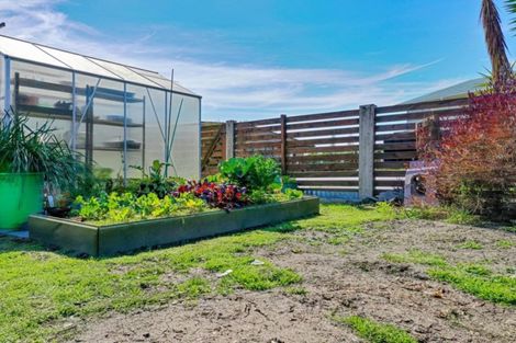 Photo of property in 7 Olive Grove, Edgecumbe, 3120