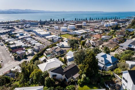 Photo of property in 122a Chaucer Road, Hospital Hill, Napier, 4110