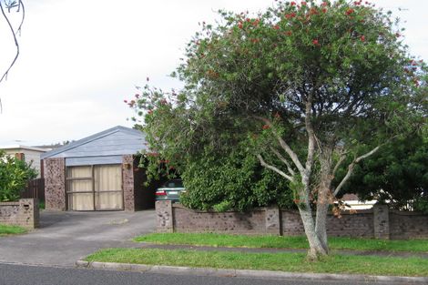 Photo of property in 9 Jillteresa Crescent, Half Moon Bay, Auckland, 2012
