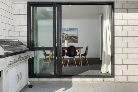 Photo of property in 17 Furlong Road, Papamoa, 3118