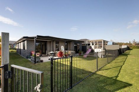 Photo of property in 16 Traverse Lane, Omokoroa, 3114