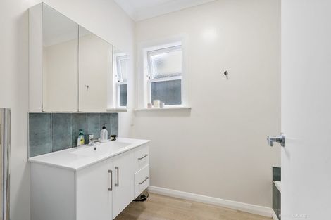 Photo of property in 2 Levy Street, Mount Victoria, Wellington, 6011