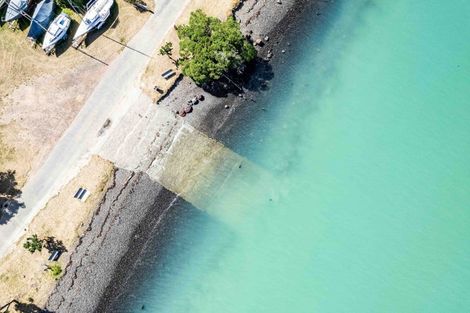 Photo of property in 118 Wharf Road, Pigeon Bay, 7583