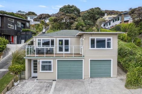 Photo of property in 28 Paremata Crescent, Paremata, Porirua, 5024