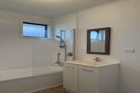 Photo of property in 10 Somerset Place, Cannons Creek, Porirua, 5024