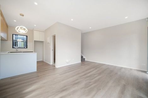 Photo of property in 2 Don Oliver Lane, Glen Eden, 0602