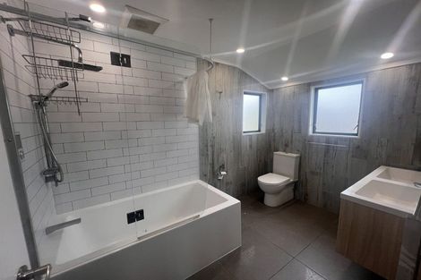 Photo of property in 17 Jasmine Grove, Maungaraki, Lower Hutt, 5010