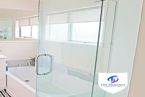 Photo of property in 4a Redoubt Road, Goodwood Heights, Auckland, 2105