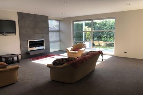 Photo of property in 62 Dyers Pass Road, Cashmere, Christchurch, 8022