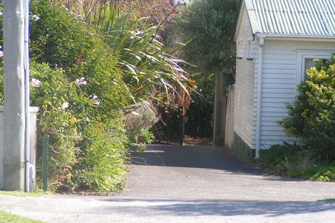 Photo of property in 76 Forrest Hill Road, Forrest Hill, Auckland, 0620