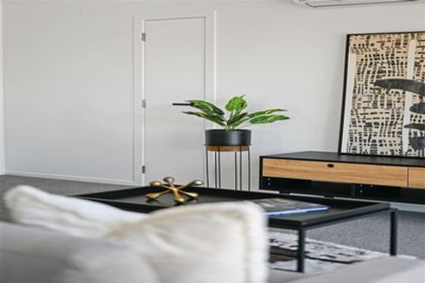 Photo of property in 1/2 Searancke Place, Fairfield, Hamilton, 3214