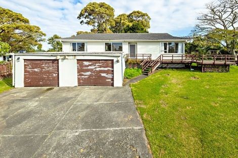 Photo of property in 15 Becker Drive, Weymouth, Auckland, 2103