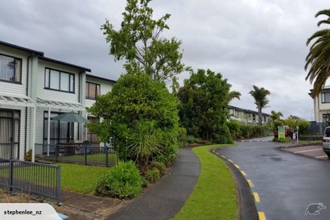 Photo of property in 28/2 Armoy Drive, East Tamaki, Auckland, 2016