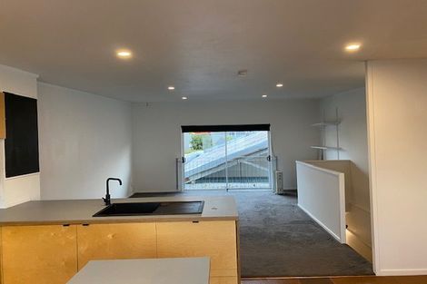 Photo of property in 3 Kelvin Grove, Te Aro, Wellington, 6011