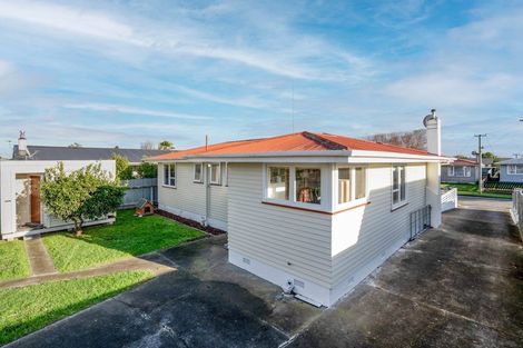 Photo of property in 39 Tararua Terrace, Cloverlea, Palmerston North, 4412