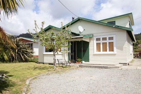 Photo of property in 19 Tramway Street, Ross, 7812