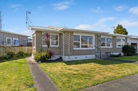 Photo of property in 55 Karaka Crescent, Levin, 5510