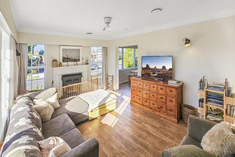 Photo of property in 8 James Cook Street, Havelock North, 4130