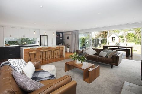 Photo of property in 215 Springfield Road, St Albans, Christchurch, 8014