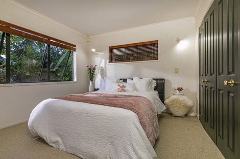 Photo of property in 65 Roberts Road, Matakatia, Whangaparaoa, 0930