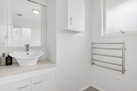 Photo of property in 12 Garmons Way, Castor Bay, Auckland, 0620